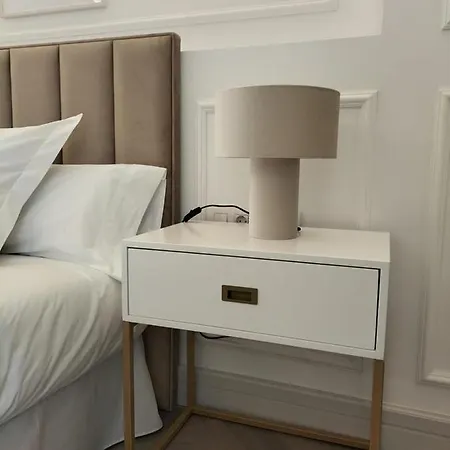 Stunning Luxury Apartment, 2 Min Walk From Soho House * Барселона